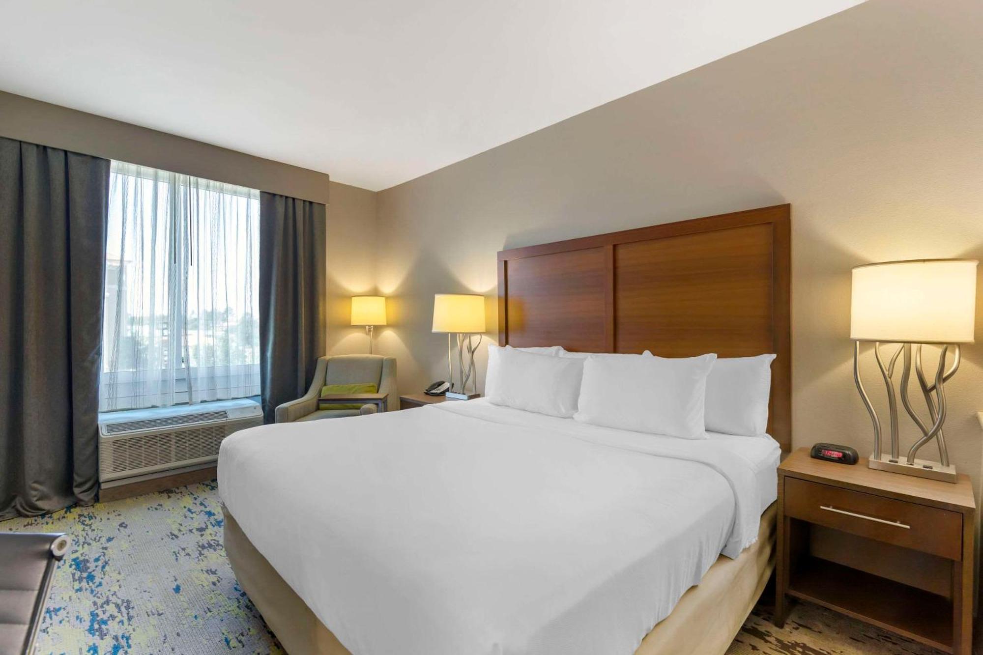 Comfort Inn & Suites ולדוסטה מראה חיצוני תמונה